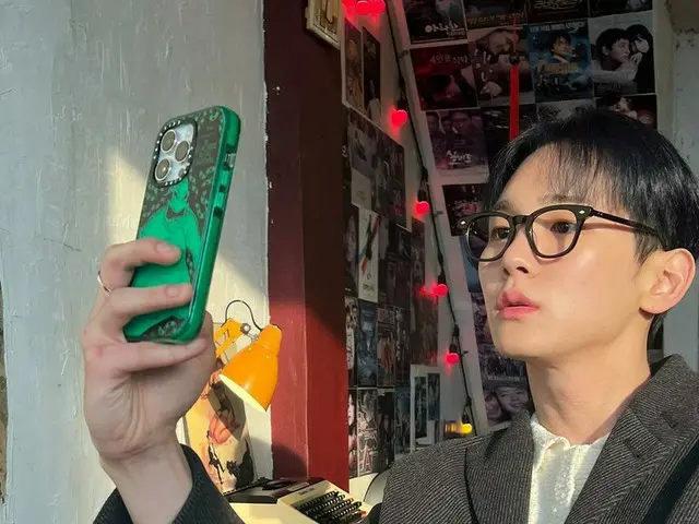 「SHINee」KEY（キー）、おしゃれなカフェを訪ねた日常…“先週ある素敵な日”