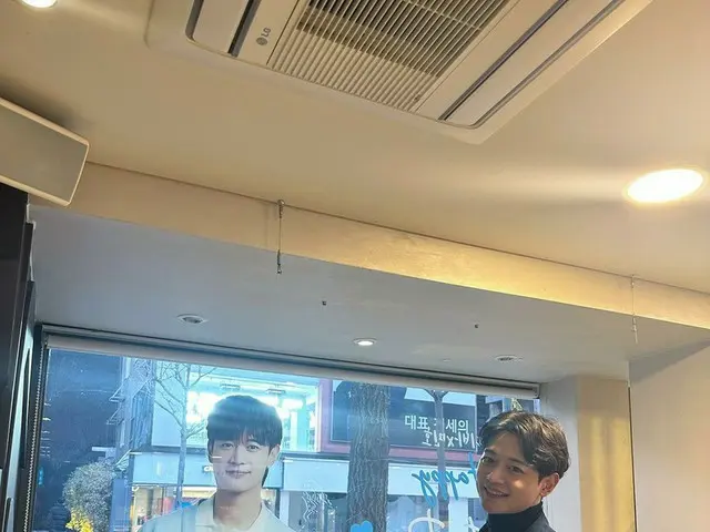 「SHINee」ミンホ、自身がイメキャラ務めるGODIVAのショップで“happy white day”
