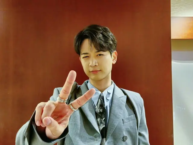 「SHINee」ミンホ、日本ファンミーティング1日目を終えてファンたちにあいさつ