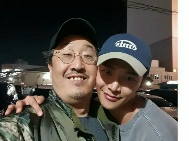 ユ・ヨンソクと同じ年俳優ヒョン・ボンシク、SF9のロウンと仲良しツーショット