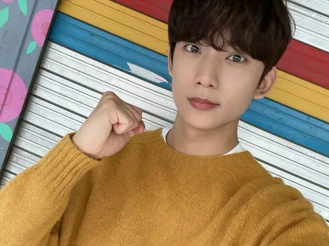 「B1A4」ゴンチャン、金曜日を幸福で満たすビジュアル…“ウォニョンが会いに行きます”