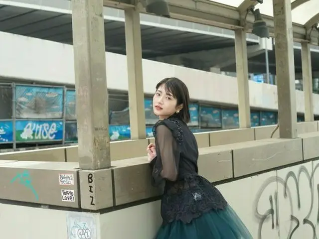 若月佑美　書き下ろしフォトエッセイ『履きなれない靴を履き潰すまで』発売決定！