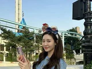 「Girl’s Day」ユラ、遊園地へのお出かけ…カチューシャも似合うラブリー美