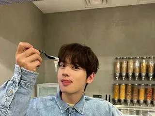 チャウヌ（ASTRO）、アイスクリームを持ってかわいい表情にキュンキュン…ロサンゼルスで彼氏ショット大放出