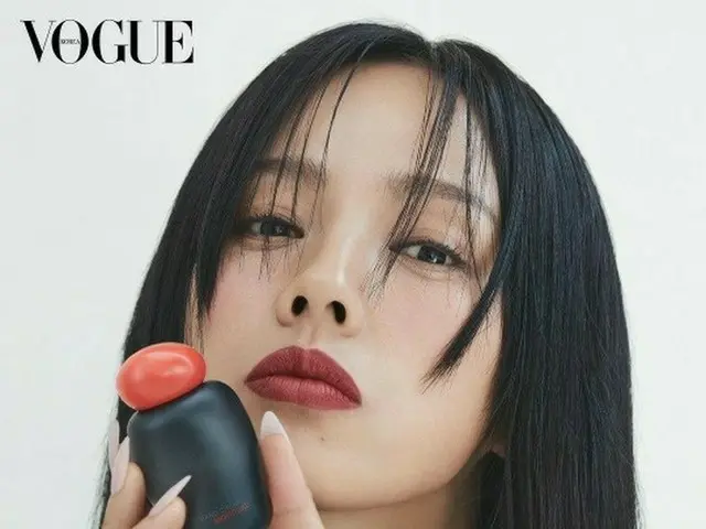 歌手イ・ヒョリ、グラビアでセクシー＆愛らしさで魅力発散