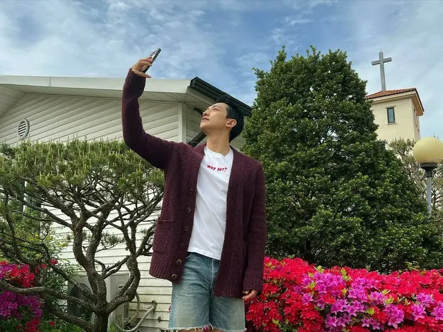 RAIN（ピ）、パク・ボゴムに続きショートパンツで果敢なファッション