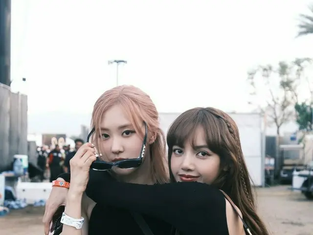 「BLACKPINK」ロゼ、コーチェラでの写真を大放出…リサと仲良しツーショット