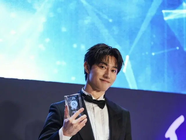 俳優クァク・ドンヨン、「シーンスティーラーフェスティバル」でシーンスティーラー本賞を受賞…視線を奪う存在感