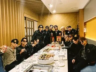 SEVENTEENの定期会合のドレスコード団体写真が話題！