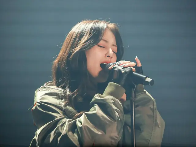 ”ソロステージで自作曲を持ってライブをしてしまうジヒョ”