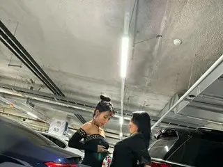 歌手イ・ヒョリ×「MAMAMOO」ファサ、駐車場でスタイル対決…胸を突き出して二人して爆笑