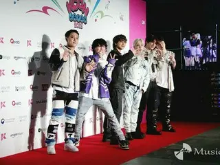 iKON、デニム＆スウェットのカジュアルコーデ　エネルギッシュにレッドカーペット
