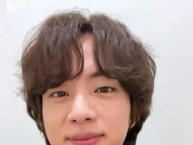 「BTS（防弾少年団）」JIN、ローズデーに赤いバラをプレゼント…“ 少しでも気分が良くなれが嬉しい”（動画あり）