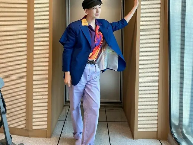 ミュージカル俳優キム・ホヨン、目を引くカラフルファッション「月曜日、皆さんテンション上げて」