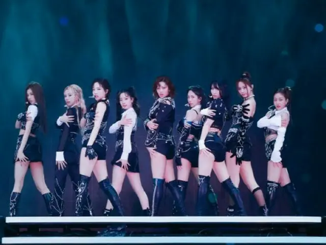 「TWICE」、日本でスタジアム公演が大盛況…K-POPガールズグループ史上初