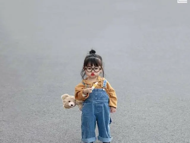 毎朝、登校ルックのOOTDを撮る赤ちゃん