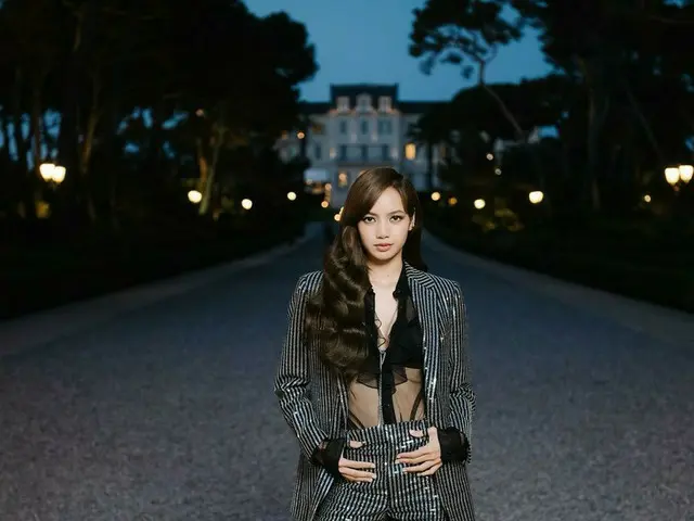 「BLACKPINK」リサ、このスーツでこの雰囲気…独歩的なオーラ