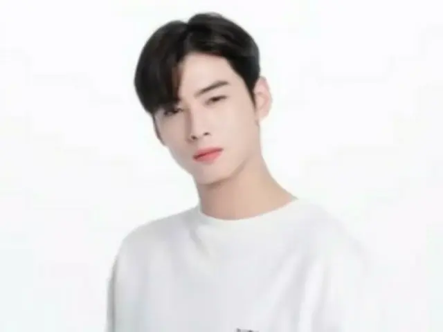 「ASTRO」チャウヌ、シックでセクシーな王子さまビジュアル（動画あり）