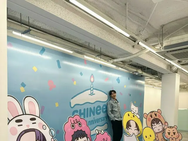 「SHINee」ミンホ、「SHINee」のデビュー15周年記念ポップアップストアを訪問