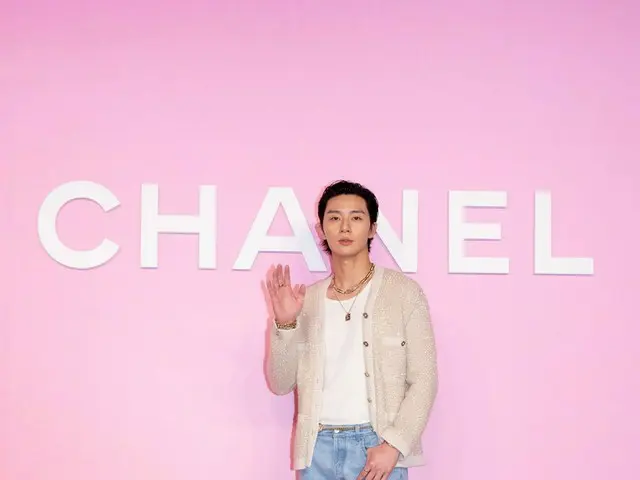 俳優パク・ソジュン、東京で「シャネル」のショーに参加…フォトコールに登場