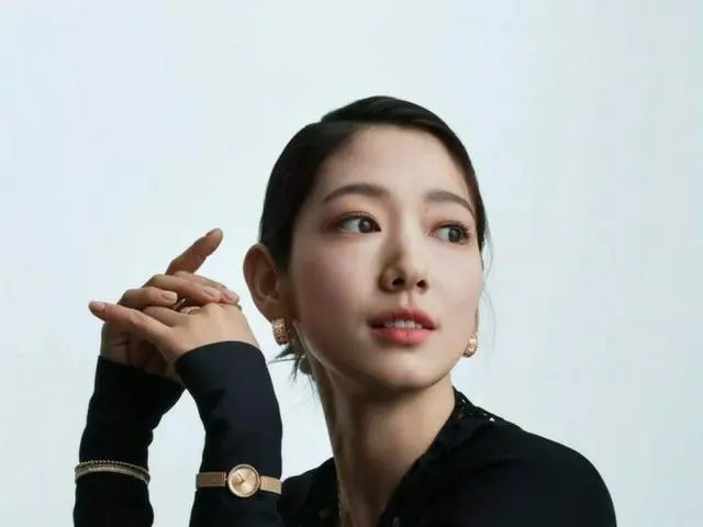 パク・シネ、優雅な魅力で美しく輝く女神の美貌