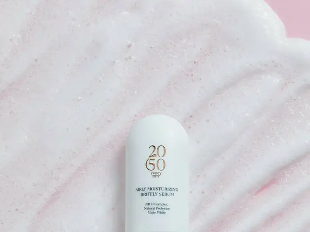 ３秒で溶けるフェイスマスク ”溶けるコラーゲンシート”＆”プレミアムコラーゲンミスト”と、泡立って浸透していく美容液 ”エアリーモイスチャライジングブライトリーセラム”が、ショップ販売開始！ rén wellness styling 有楽町マルイPop Up Shopにて取り扱い販売決定！