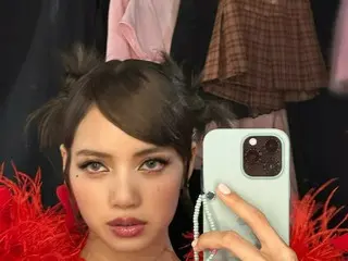 「BLACKPINK」LISA、メルボルンでのバックステージを公開…破格的なステージ衣装姿も完ぺき