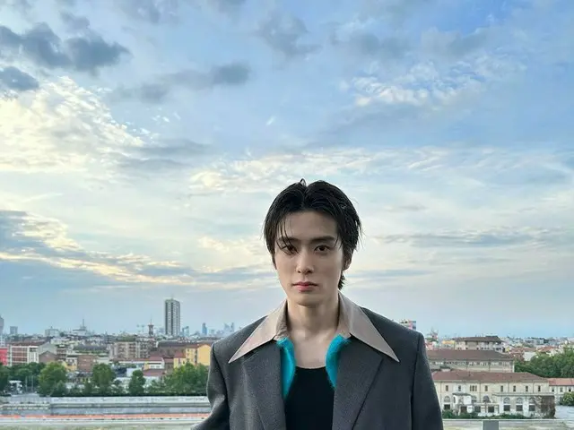 「NCT」ジェヒョン、まぶしいビジュアルとトレンディーなスーツルックでミラノを魅了…プラダのアンバサダーとしてファッションショーに出席