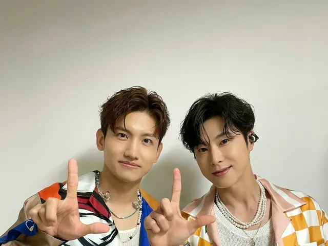 「東方神起」チャンミン、NHK出演後にユンホとのツーショット公開