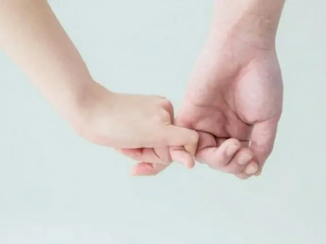 性的暴力に関する意識調査、性的同意を含む性教育を開始するべき年齢は「10歳～12歳」が約4割