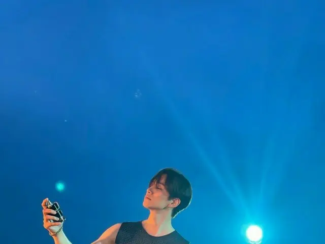 「2PM」イ・ジュノ、おとなセクシーなグラビアビハインド…“ソヴァージュ 好きでしょ？”