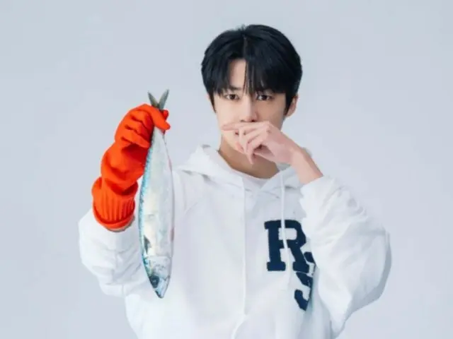 「MONSTA X」ヒョンウォン、スーパーの水産担当に？！…「社長ドルマート」ビハインドカット公開