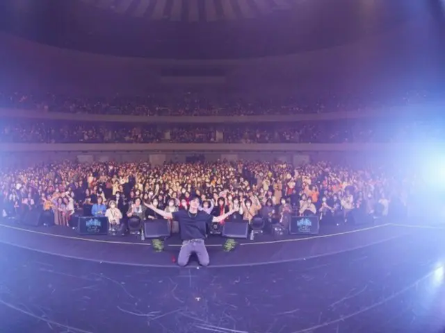 ジェジュン、仙台のファンたちとポーズ…“最高に幸せだよ！”