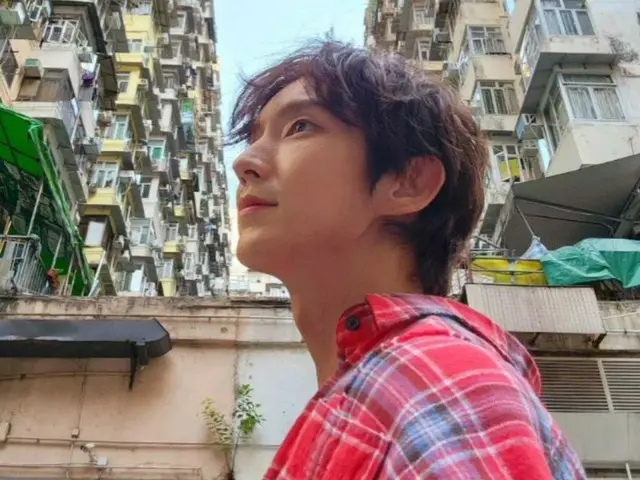 俳優イ・ジュンギ、香港の街をバックにまぶしいビジュアル