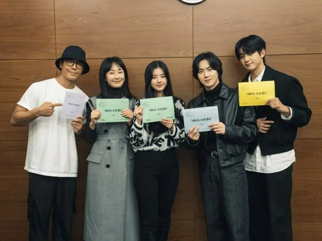 「EXO」スホ＆ホン・イェジら出演の新ドラマ「世子が消えた」、台本読み合わせ現場を公開…3月9日初放送