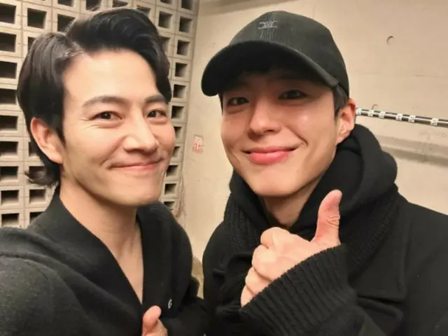 俳優ムヒョン、パク・ボゴムの美談公開「芸能人が先に写真撮ろうっだって、天使さん」