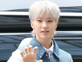 【フォト】「SEVENTEEN」ホシ、トラポーズであいさつ…KBSに出勤中