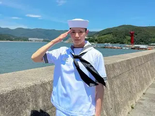「NCT」テヨン、海軍修了式の写真を公開…かわいい水兵さん