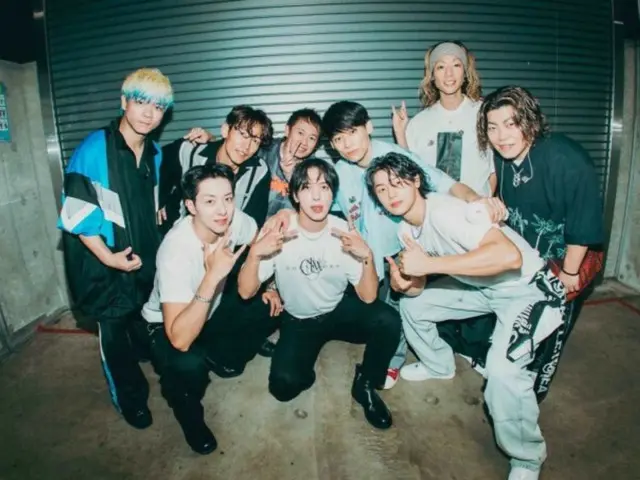 「CNBLUE」、「UVERworld」との日本コラボ公演のビハインドカット公開…「バンドブームは今」