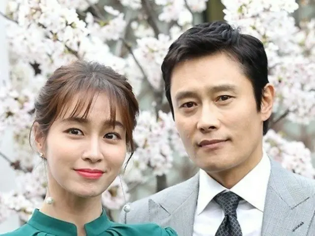 イ・ビョンホンの妻イ・ミンジョン、生後6カ月の第二子の娘を公開…“育児アイテム良くなったね”