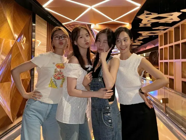 永遠の「少女時代」ユナ＆ティファニー＆ユリ＆スヨン、仲良くボーリング