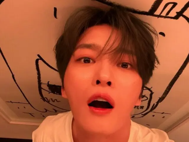 ジェジュン、キュートな魅力をアピール…「ご飯食べよう！お腹すいた！」