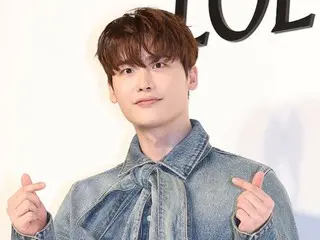 【フォト】俳優イ・ジョンソク＆チャン・ギヨン、“CASA LOEWE Seoul”ショップオープン記念フォトコールイベントに参加