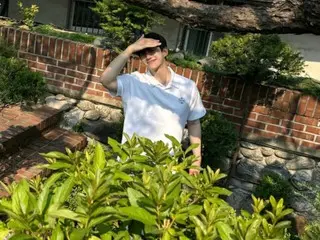 「2PM」ジュノ、夏の日ざしほどにまぶしいビジュアル…「夏が行く前に」