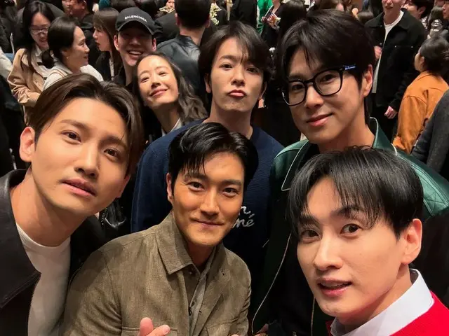 「東方神起」ユンホ＆チャンミン、映画「ロビー」のVIP試写会に参加…「SUPER JUNIOR」のシウォンを応援