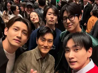 「東方神起」ユンホ＆チャンミン、映画「ロビー」のVIP試写会に参加…「SUPER JUNIOR」のシウォンを応援