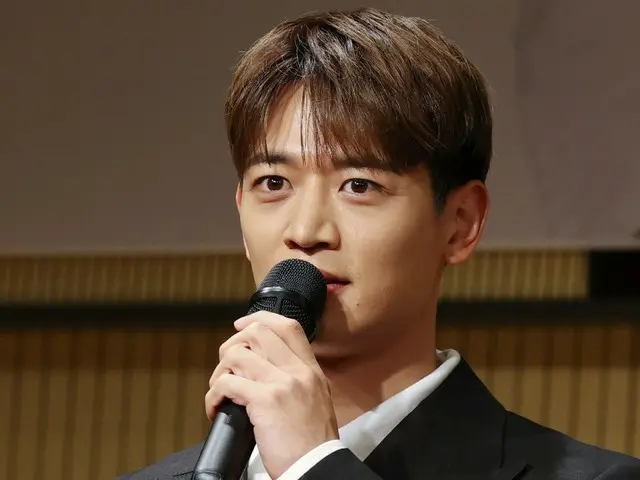「SHINee」ミンホ、演劇「ランデブー」に出演する感想語る…“台本を読むとすぐに魔法にかかった”