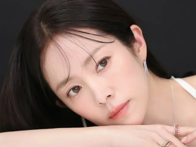 ハン・ジミン、透明感が爆発…清純でラブリーな女神降臨