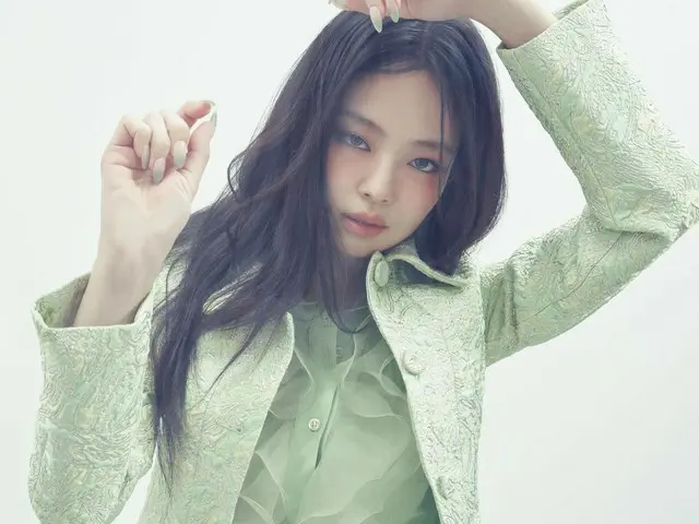 「BLACKPINK」ジェニー、高貴で清純なシースルーファッションで致命的な魅力発散