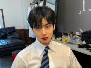 「ASTRO」チャウヌ、“Beauty of SSG”のCF撮影ビハインドを大放出…真っ赤なルージュがよく似合う